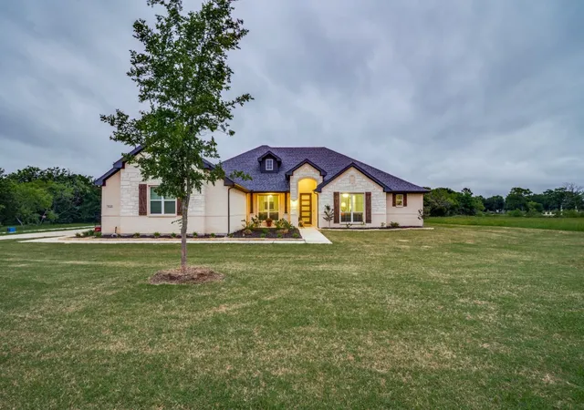 Photo 2 of Single family home for sale at 3940 Vista Oak Dr, Royse City, TX 75189 | MLS# 21293491 | Listing updated on 2026-08-22
