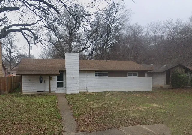 Photo 1 of Sale Pending at 631 Cove Hollow Dr, Dallas, TX 75224 | MLS# 21293370 | Listing updated on 2026-08-20