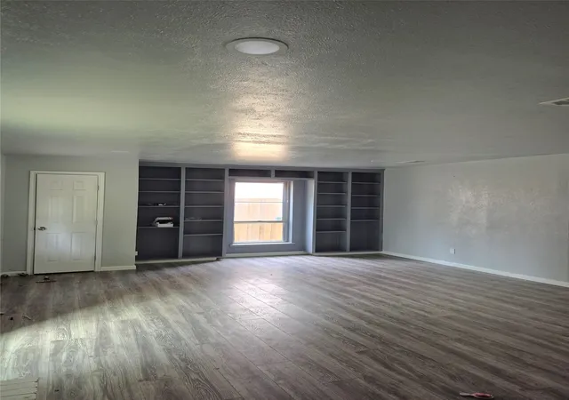 Photo 3 of Sale Pending at 631 Cove Hollow Dr, Dallas, TX 75224 | MLS# 21293370 | Listing updated on 2026-08-20