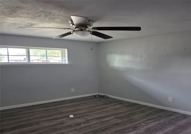 Photo 4 of Sale Pending at 631 Cove Hollow Dr, Dallas, TX 75224 | MLS# 21293370 | Listing updated on 2026-08-20