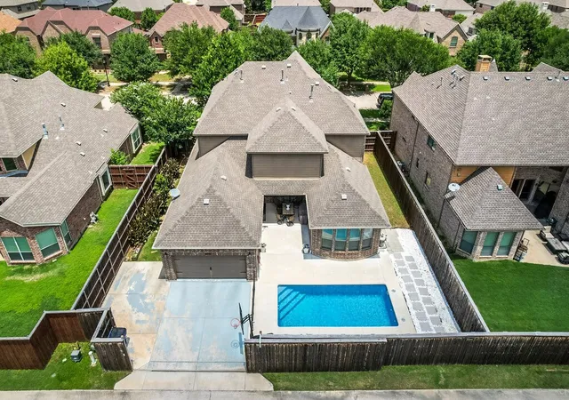 Photo 2 of Single family home for sale at 2691 Berkley Ln, Frisco, TX 75036 | MLS# 21286838 | Listing updated on 2026-08-27