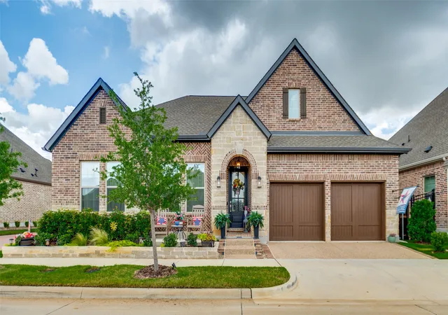 Photo 1 of Single family home for sale at 2063 Spotted Fawn Dr, Arlington, TX 76005 | MLS# 21292660 | Listing updated on 2026-08-22
