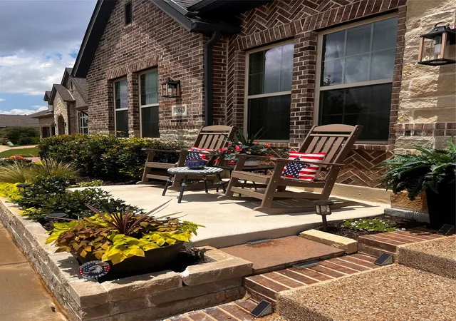 Photo 2 of Single family home for sale at 2063 Spotted Fawn Dr, Arlington, TX 76005 | MLS# 21292660 | Listing updated on 2026-08-22