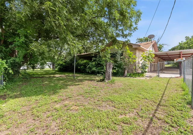 Homes for sale in De Leon, TX | 500 E Ham Ave, De Leon, TX 76444 | MLS# 21293510