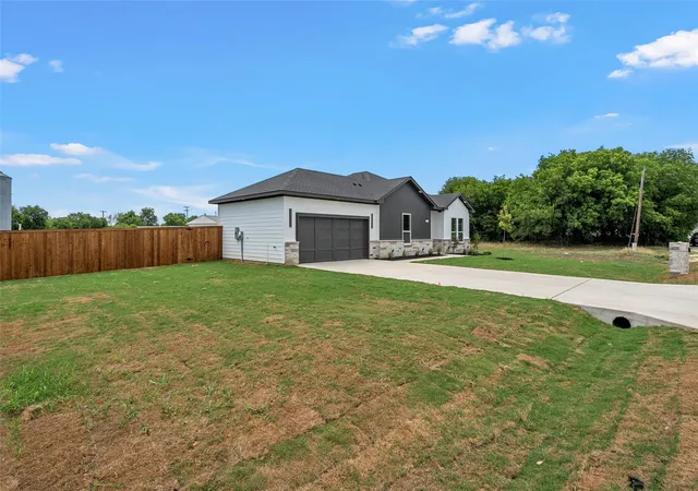 Homes for sale in Hillsboro, TX | 430 S Church St, Hillsboro, TX 76645 | MLS# 21293523