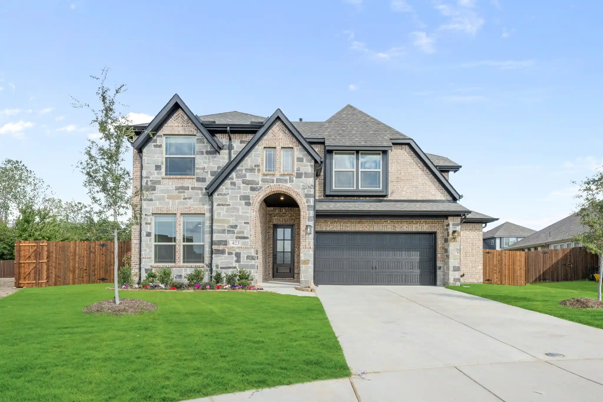 Photo 1 of Single family home for sale at 423 Atlas Cedar Dr, Glenn Heights, TX 75154 | MLS# 21293564 | Listing updated on 2026-10-28