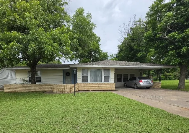 1st image of 215 Woodard Ave, Cleburne, TX 76033 | MLS# 21293590