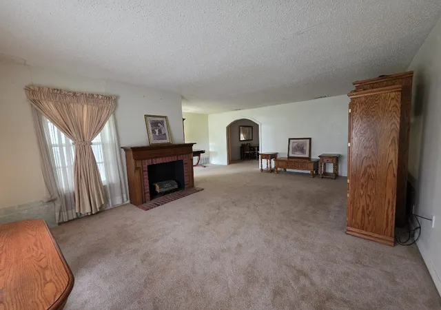 5th image of 215 Woodard Ave, Cleburne, TX 76033 | MLS# 21293590