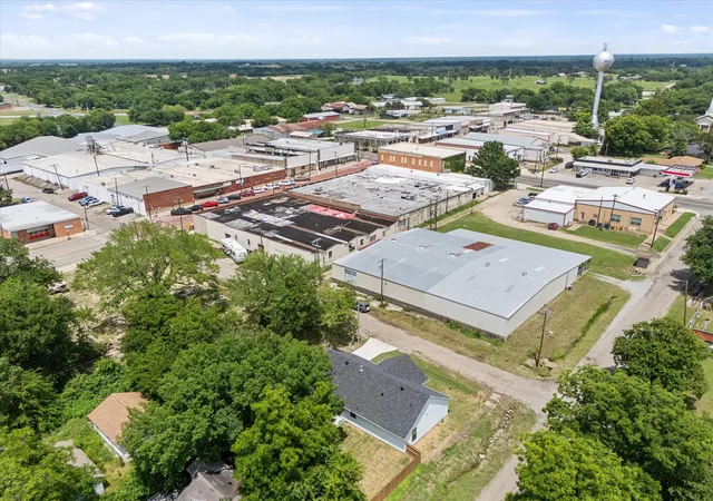 Photo 23 of Single family home for sale at 108 S Manson St, Wolfe City, TX 75496 | MLS# 21287620 | Listing updated on 2026-09-19