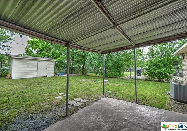Homes for sale in Woodway, TX | 243 Weldon Dr, Woodway, TX 76712 | MLS# 21293027