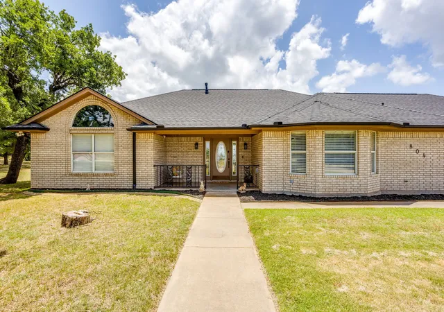 Homes for sale in Mineral Wells, TX | 804 Ne 9th St, Mineral Wells, TX 76067 | MLS# 21293660