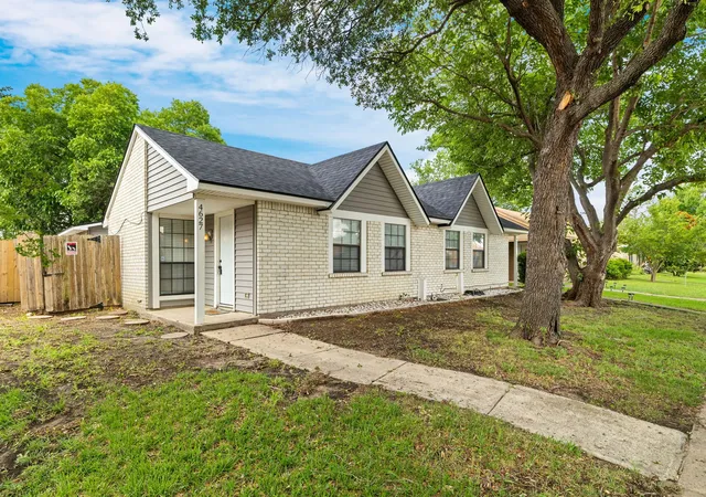 Photo 1 of Sale Pending at 4627 Chapman St, The Colony, TX 75056 | MLS# 21293462 | Listing updated on 2026-09-02