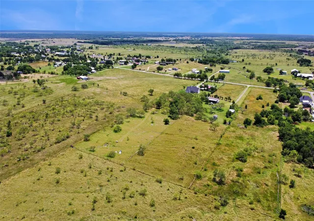 Photo 3 of Manufactured home for sale at 2001 Fm 1182, Ennis, TX 75119 | MLS# 21290156 | Listing updated on 2026-10-06