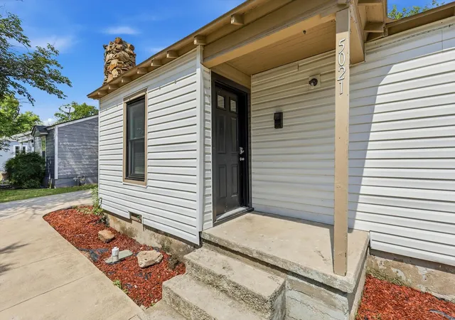 Photo 3 of Single family home for sale at 5021 Royal Dr, Fort Worth, TX 76116 | MLS# 21283798 | Listing updated on 2026-08-17
