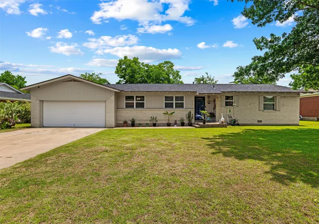 Photo 1 of Single family home for sale at 1213 Park Center St, Benbrook, TX 76126 | MLS# 21289088 | Listing updated on 2026-07-07