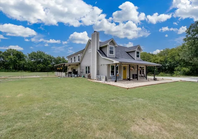 Photo 3 of Single family home for sale at 521 Bakers Branch Rd, Waxahachie, TX 75167 | MLS# 21293722 | Listing updated on 2026-09-30