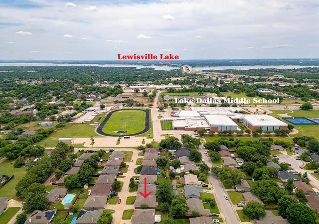 Homes for sale in Lake Dallas, TX | 313 Texas Dr, Lake Dallas, TX 75065 | MLS# 21287769