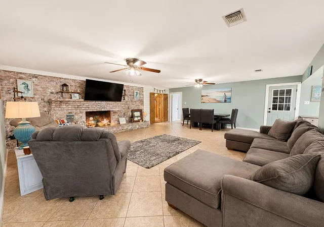 Photo 3 of Single family home for sale at 321 Merrell Dr, Sulphur Springs, TX 75482 | MLS# 21293384 | Listing updated on 2026-08-22