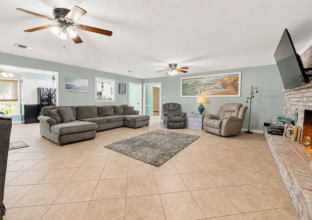 Photo 4 of Single family home for sale at 321 Merrell Dr, Sulphur Springs, TX 75482 | MLS# 21293384 | Listing updated on 2026-08-22