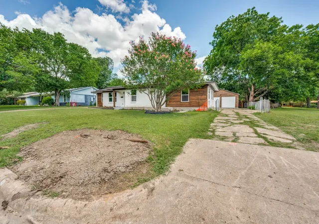 Homes for sale in Richland Hills, TX | 2800 Cecil Dr, Richland Hills, TX 76118 | MLS# 21293778