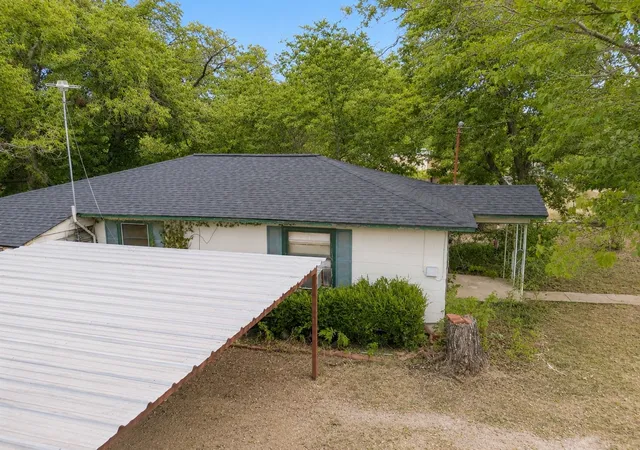 Photo 2 of Single family home for sale at 317 Hurt St, Dublin, TX 76446 | MLS# 21293800 | Listing updated on 2026-09-22
