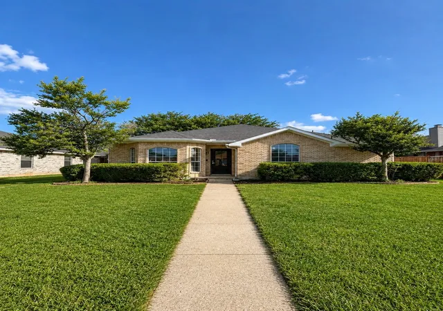 Homes for sale in Cedar Hill, TX | 706 Crenshaw Dr, Cedar Hill, TX 75104 | MLS# 21293708