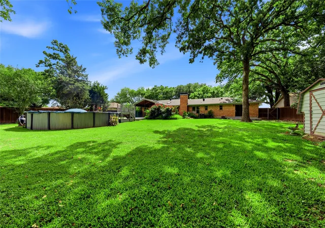 Photo 3 of Single family home for sale at 17535 Country Club Dr, Kemp, TX 75143 | MLS# 21291169 | Listing updated on 2026-09-25