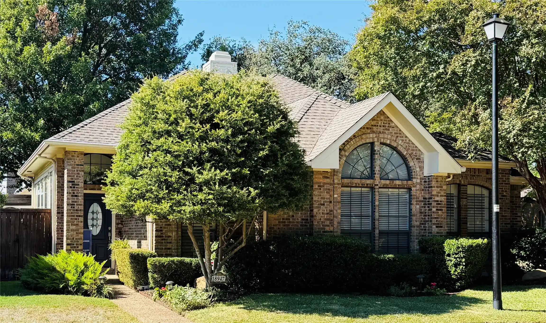 Photo 1 of Single family home for sale at 18947 Misthaven Pl, Dallas, TX 75287 | MLS# 21274623 | Listing updated on 2026-10-24
