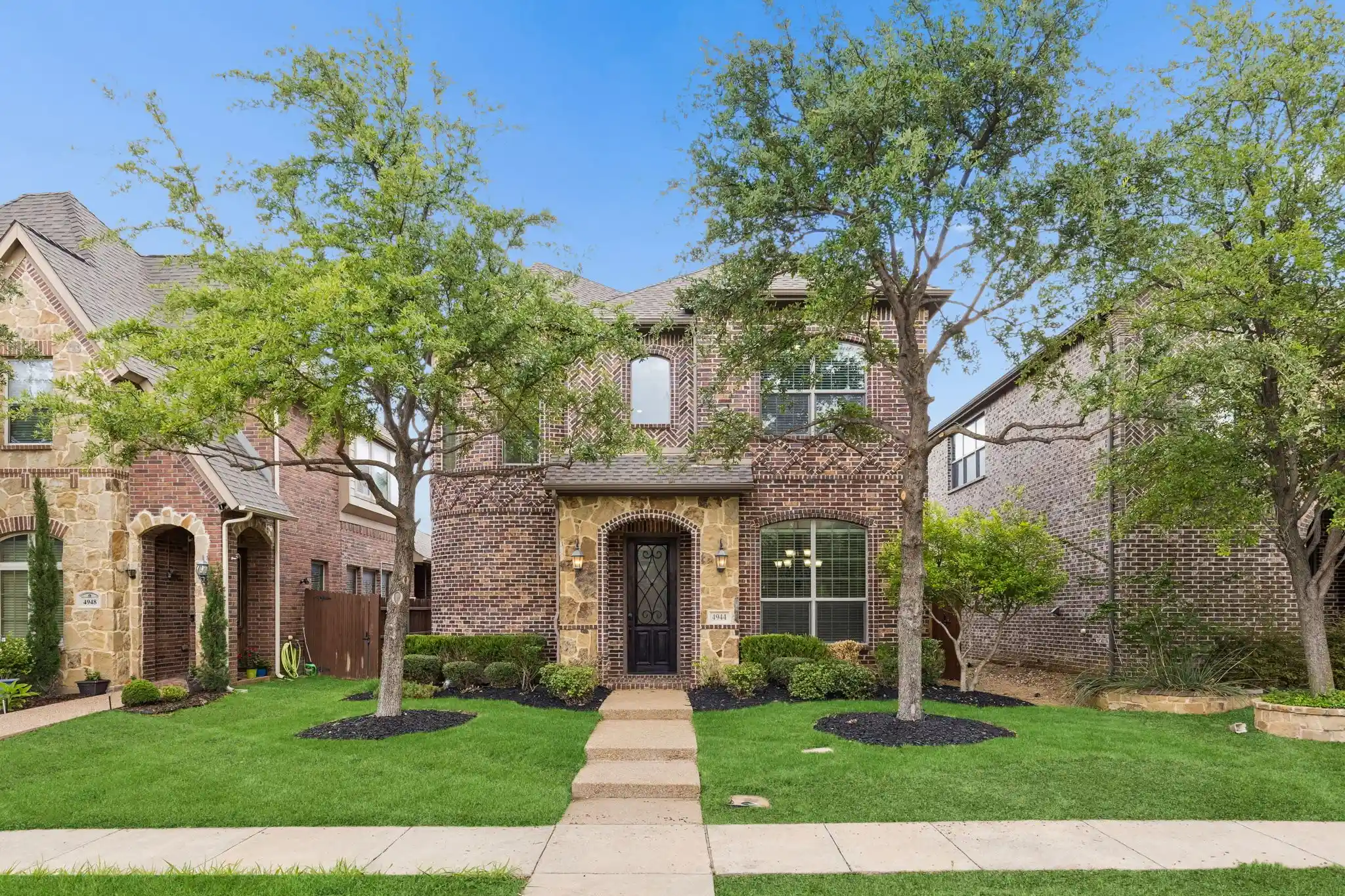 Photo 1 of Single family home for sale at 4944 Dominion Blvd, Irving, TX 75038 | MLS# 21293805 | Listing updated on 2026-10-13