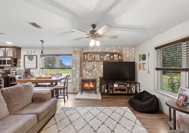 Photo 4 of House for sale at 1663 County Road 1405, Bogata, TX 75417 | MLS# 21293863 | Listing updated on 2026-10-03