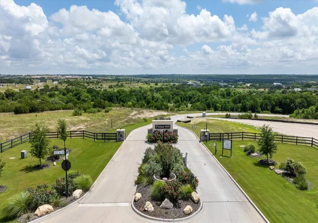Homes for sale in Cresson, TX | 206 Morning Dove Ct, Cresson, TX 76035 | MLS# 21268936