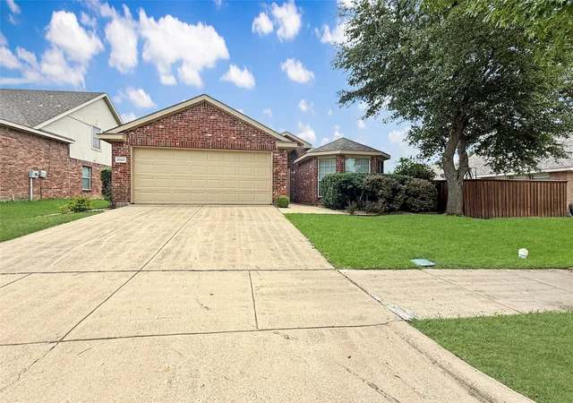 Homes for sale in Heartland, TX | 2006 Woodhurst Trl, Heartland, TX 75126 | MLS# 21293866