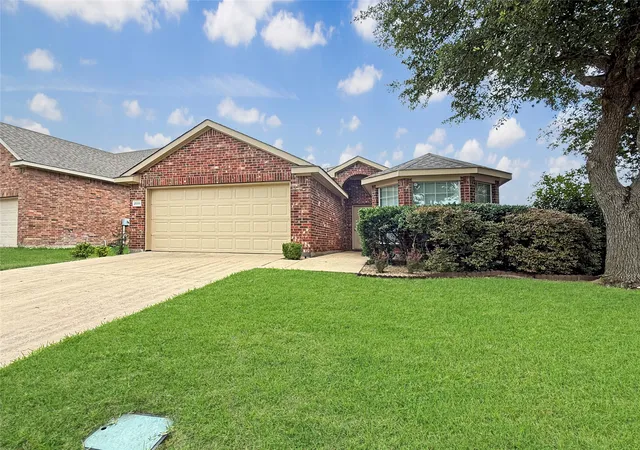 Homes for sale in Heartland, TX | 2006 Woodhurst Trl, Heartland, TX 75126 | MLS# 21293866