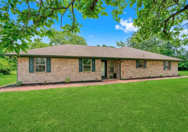 Photo 1 of Single family home for sale at 1092 Fm 1002 Rd N, Winnsboro, TX 75494 | MLS# 21292160 | Listing updated on 2026-08-20