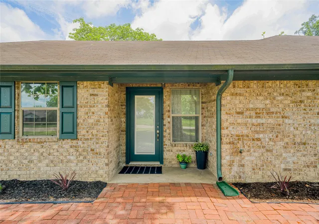 Photo 3 of Single family home for sale at 1092 Fm 1002 Rd N, Winnsboro, TX 75494 | MLS# 21292160 | Listing updated on 2026-08-20