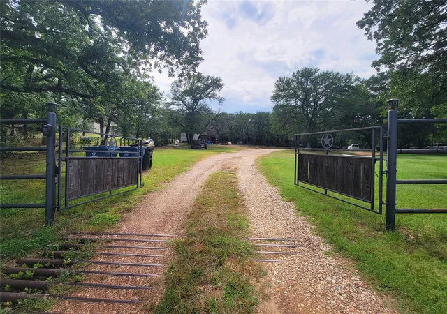 4th image of 525 Estates Dr, Copper Canyon, TX 75077 | MLS# 21291134
