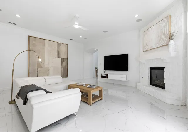 Photo 3 of Single family home for sale at 4311 Verde Ln, Frisco, TX 75034 | MLS# 21293001 | Listing updated on 2026-08-27