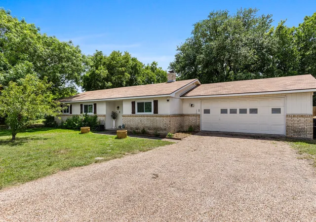 Single family home for sale at 406 Cindy Ln, Lorena, TX 76655 | MLS# 21275615