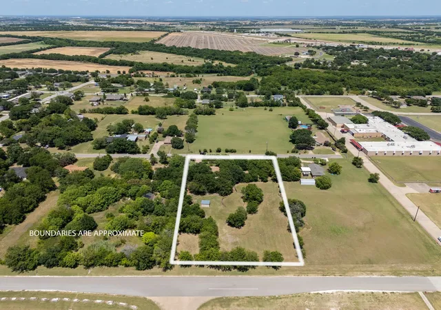 Photo 2 of Single family home for sale at 406 Cindy Ln, Lorena, TX 76655 | MLS# 21275615 | Listing updated on 2026-08-24