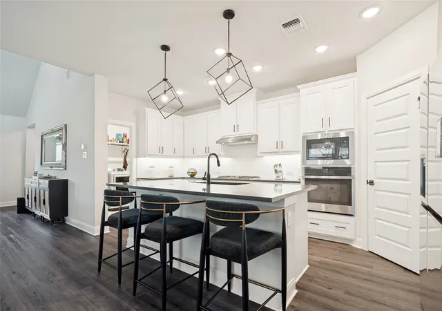 Photo 3 of Single family home for sale at 909 Almond Blossom Cir, Crowley, TX 76036 | MLS# 21293787 | Listing updated on 2026-07-15