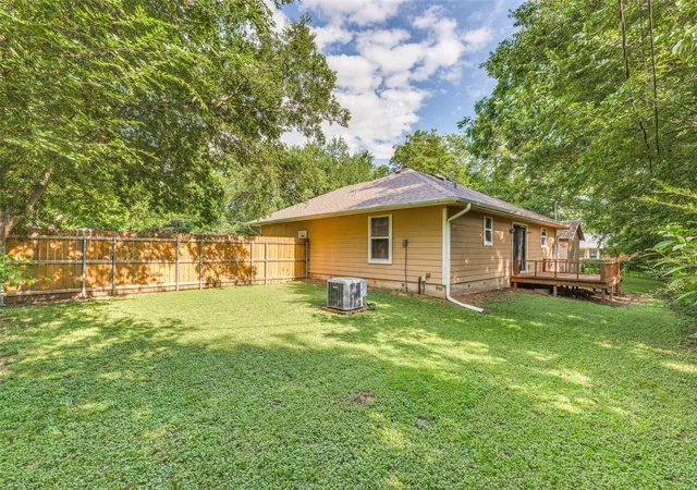 Homes for sale in Whitesboro, TX | 105 Pecan St, Whitesboro, TX 76273 | MLS# 21290564