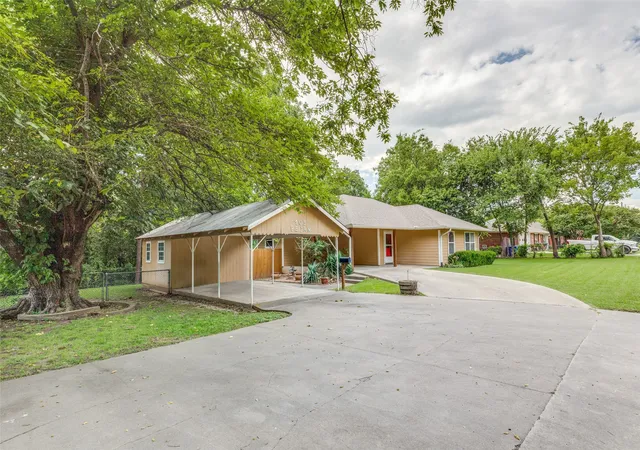Homes for sale in Whitesboro, TX | 105 Pecan St, Whitesboro, TX 76273 | MLS# 21290564
