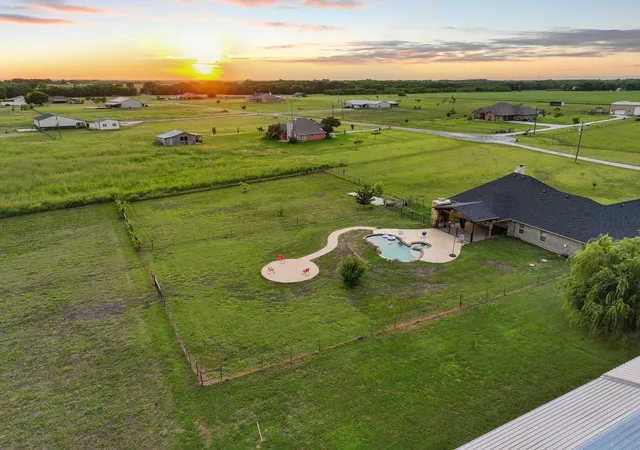 Photo 3 of Single family home for sale at 460 County Road 4421, Trenton, TX 75490 | MLS# 21283361 | Listing updated on 2026-10-07