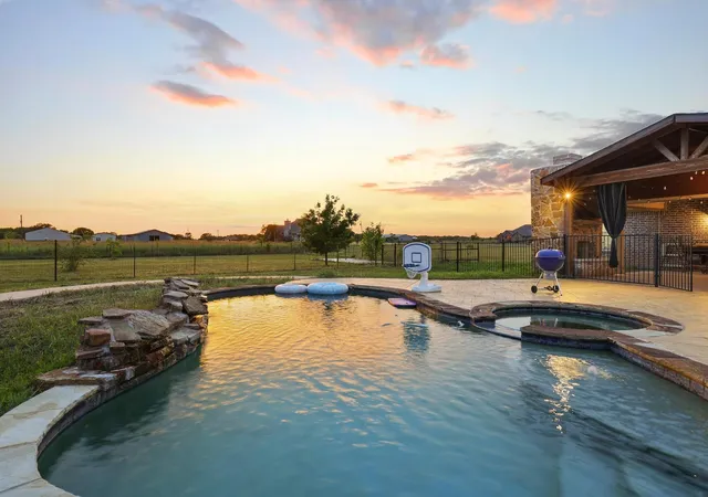 Homes for sale in Trenton, TX | 460 County Road 4421, Trenton, TX 75490 | MLS# 21283361