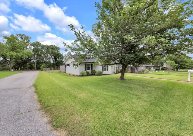 Homes for sale in Sherman, TX | 842 Starlight Dr, Sherman, TX 75090 | MLS# 21291255