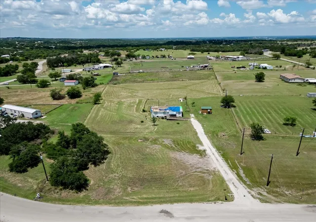 Photo 2 of Sale Pending at 108 Lelon Ln, Springtown, TX 76082 | MLS# 21293958 | Listing updated on 2026-07-09