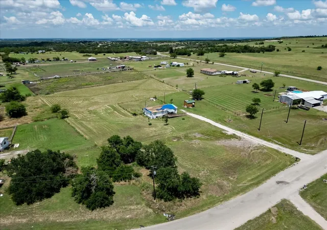 Photo 3 of Sale Pending at 108 Lelon Ln, Springtown, TX 76082 | MLS# 21293958 | Listing updated on 2026-07-09