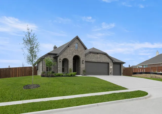 Photo 2 of Sale Pending at 2312 Shamrock Ln, Weatherford, TX 76087 | MLS# 21294015 | Listing updated on 2026-07-13