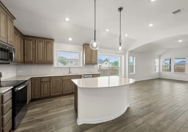 Photo 3 of Sale Pending at 2312 Shamrock Ln, Weatherford, TX 76087 | MLS# 21294015 | Listing updated on 2026-07-13