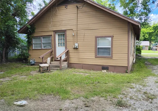 Homes for sale in Denison, TX | 624 W Morton St, Denison, TX 75020 | MLS# 21294045